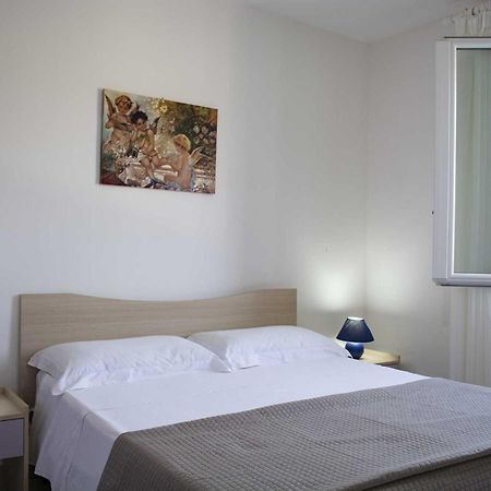 Appartamenti In Via Schipa Pescoluse Marina Di Pescoluse Bagian luar foto